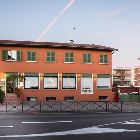 Auberge De La Vallee Francheville  Exterior photo