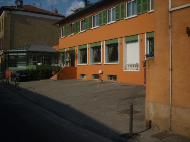 Auberge De La Vallee Francheville  Exterior photo